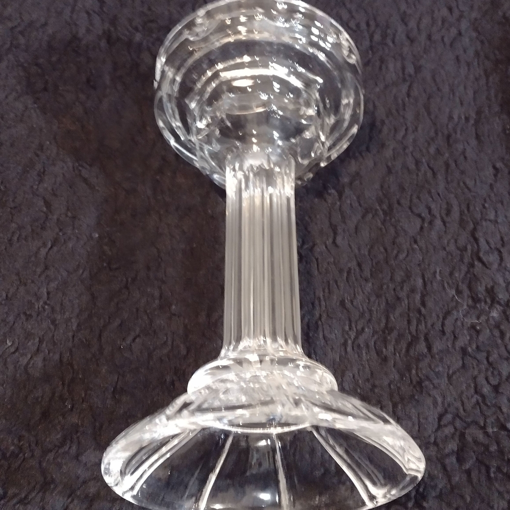 Elegant Clear Glass Candle Holder - Picture 5 of 9